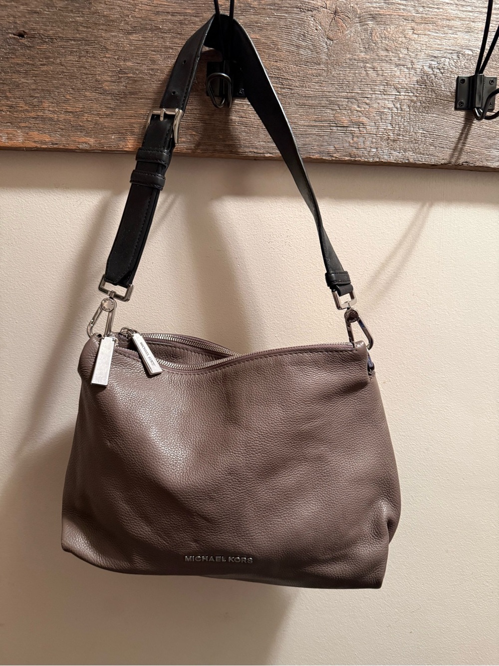 Michael Kors Jane Medium Messenger Crossbody Purse Bag Elephant EUC